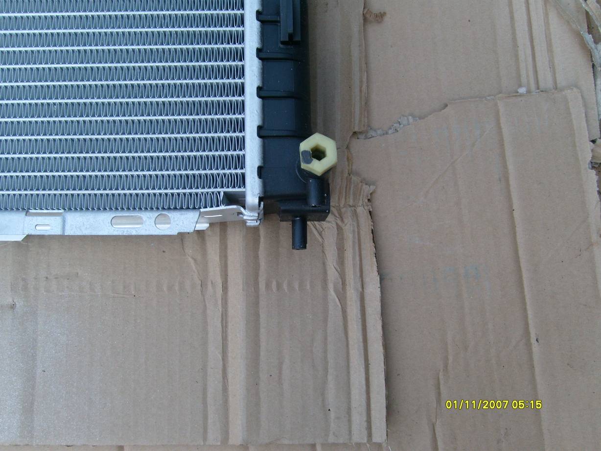 radiator_compare_FRPP_3CorePepBoys_stock_Pic26.jpg